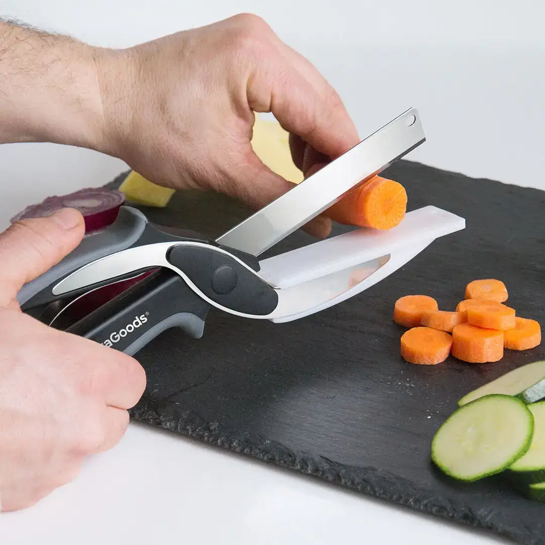 Multifunction Kitchen Scissors with Integrated Cutting Board